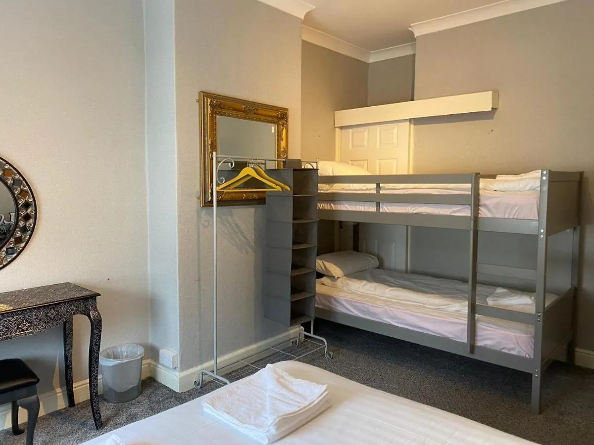 Holiday home Sunflower Suite Under Sasco Apartments Blackpool
